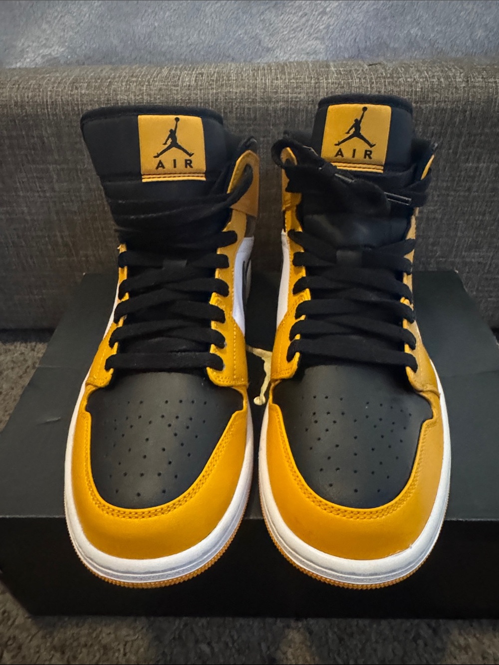 Air Jordan Jordan Men's Mid Sneakers - Black & Yellow (Taxi)